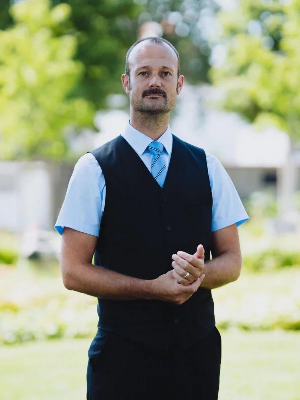 Eric Huxhorn, Inhaber von Falk & Hörr Bestattungen